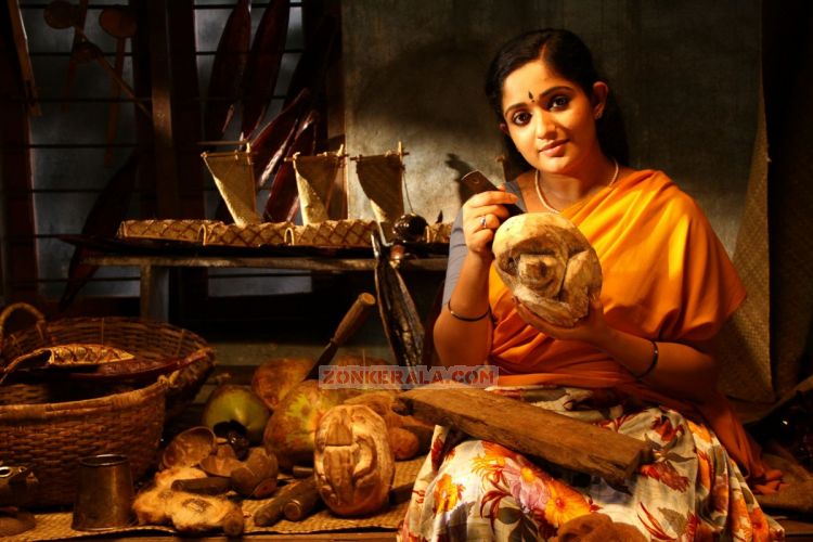 Actress Kavya Madhavan In Venicile Vyapari 113
