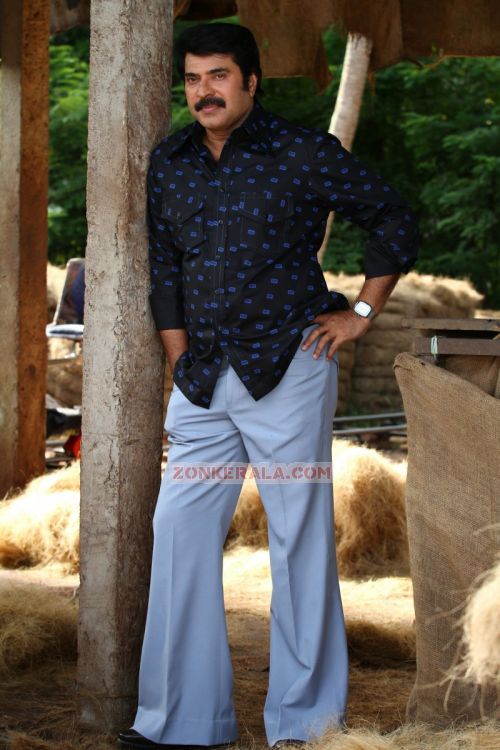 Mammootty In Bell Bottom Pants In Venicile Vyapari 621