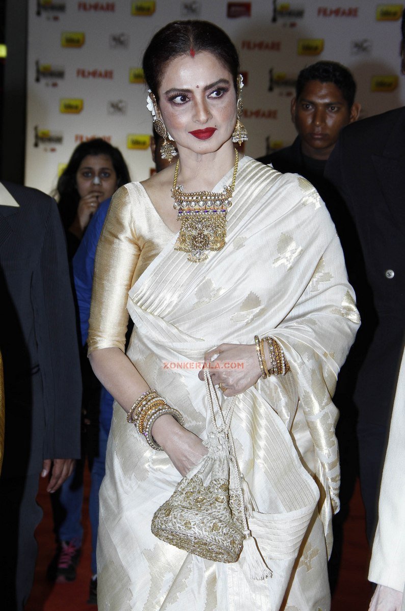 Actress Rekha At 61st Idea Filmfare South Awards 2013 421