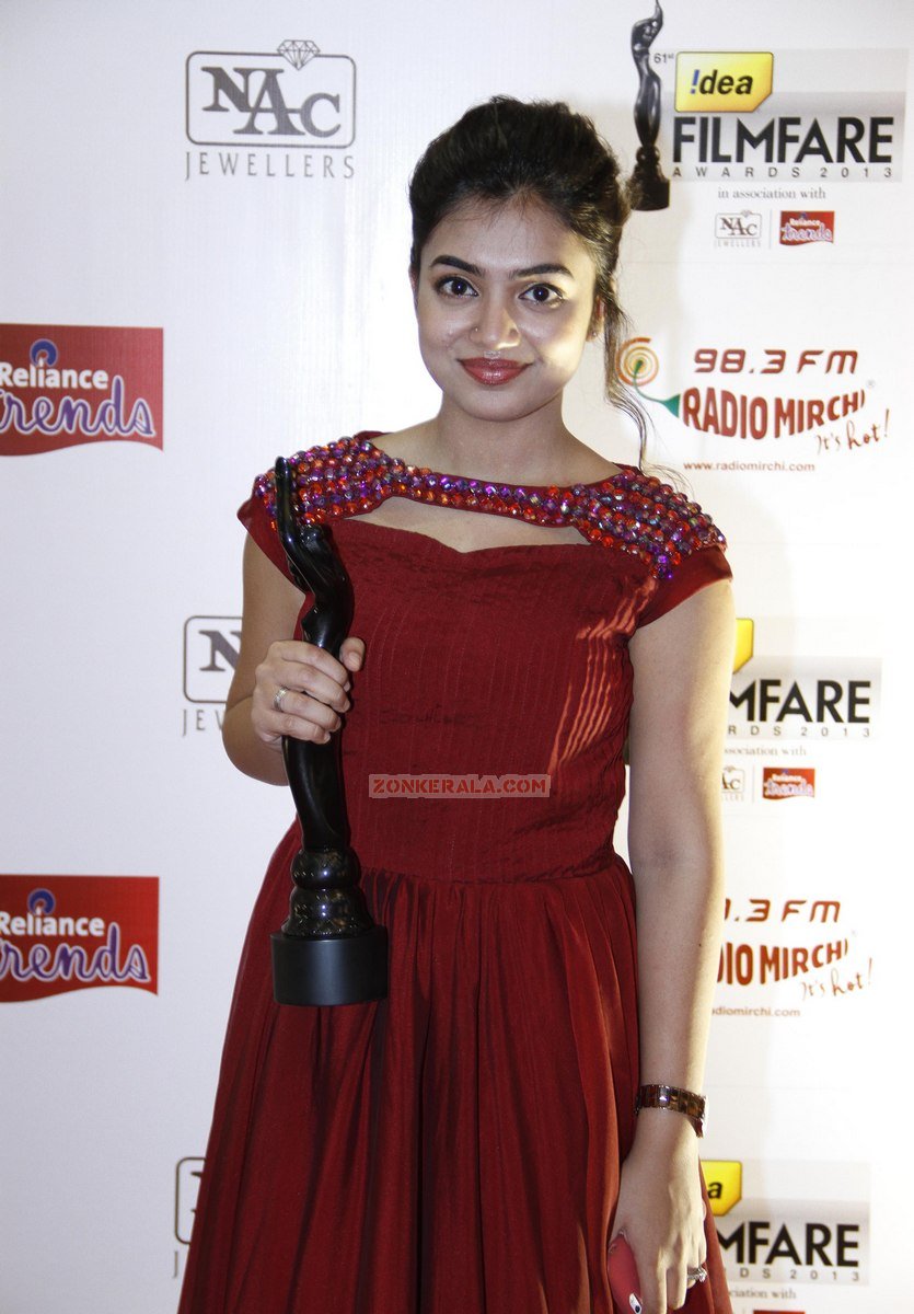 Nazariya Received Best Debut Female Award 463