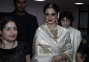 Rekha At 61st Idea Filmfare South Awards 2013 1 716