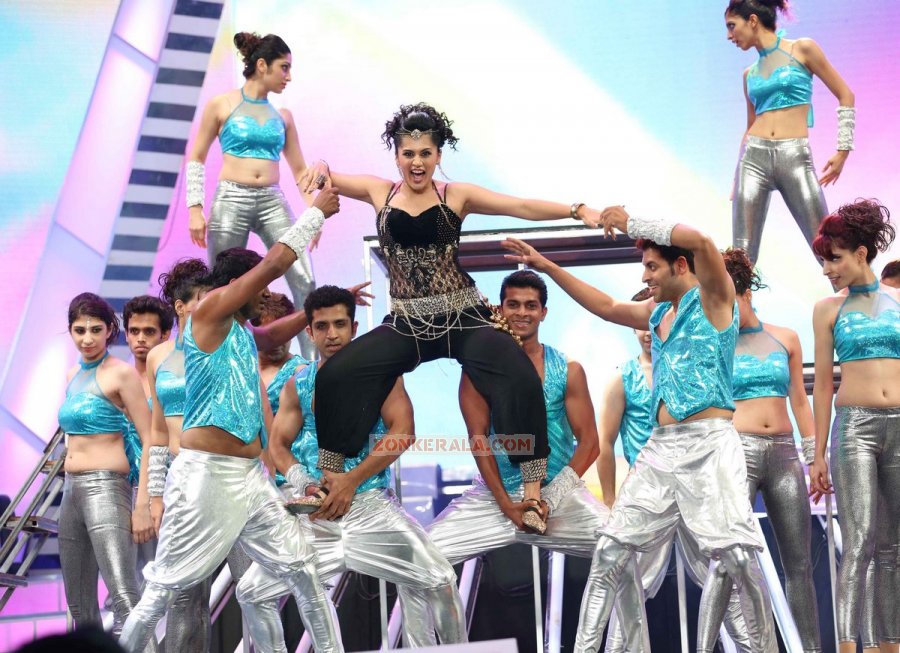 Taapsee Pannu Perfomance At 61st Idea Filmfare South Awards 2013 34
