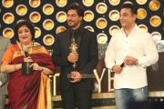 Latha Rajinikanth Shahrukh Khan Kamal Haasan At Vijay Awards 485