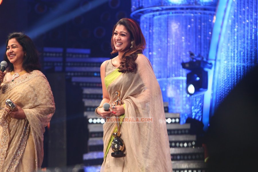 Radhika Sarathkumar Nayantara At Vijay Awards 144