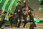 Shahrukh Khan Performing At Vijay Awards 437