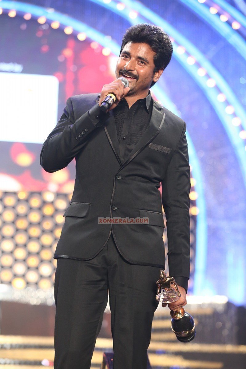 Siva Karthikeyan At Vijay Awards 2014 648