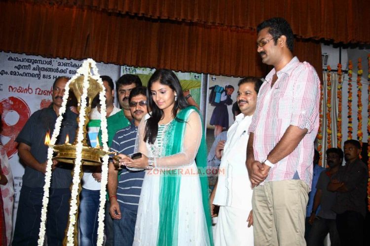 916 Movie Pooja 3894