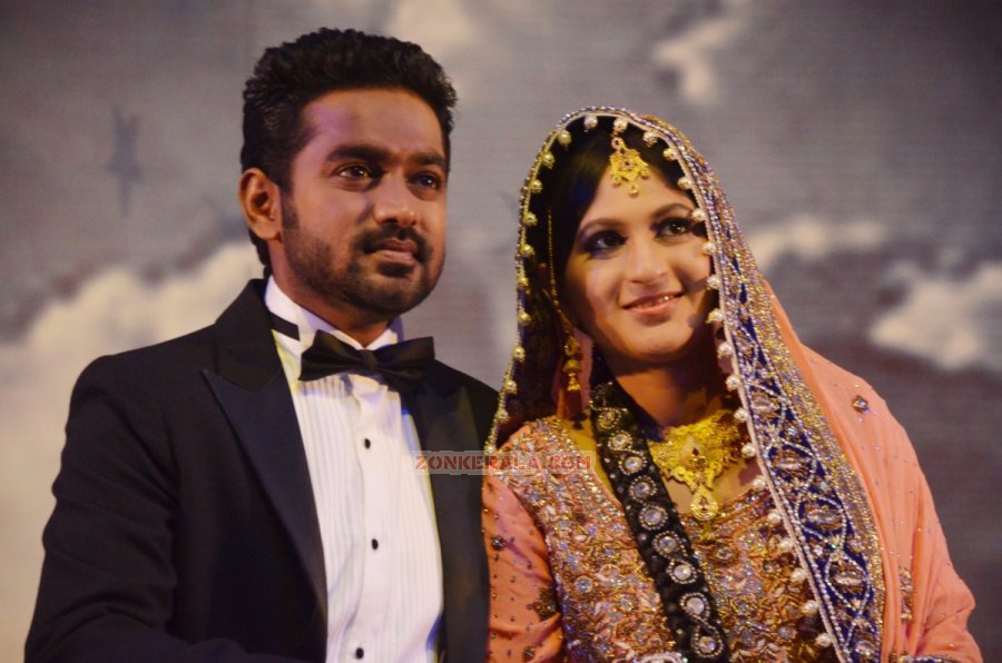 Asif Ali With Wife Zama Mazreen 317