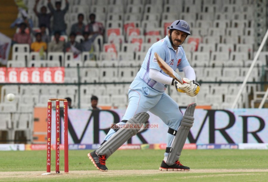 Ccl 3 Kerala Strikers Vs Bhojpuri Dabanggs 2330