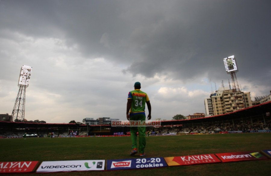 Ccl 3 Kerala Strikers Vs Bhojpuri Dabanggs Stills 5599