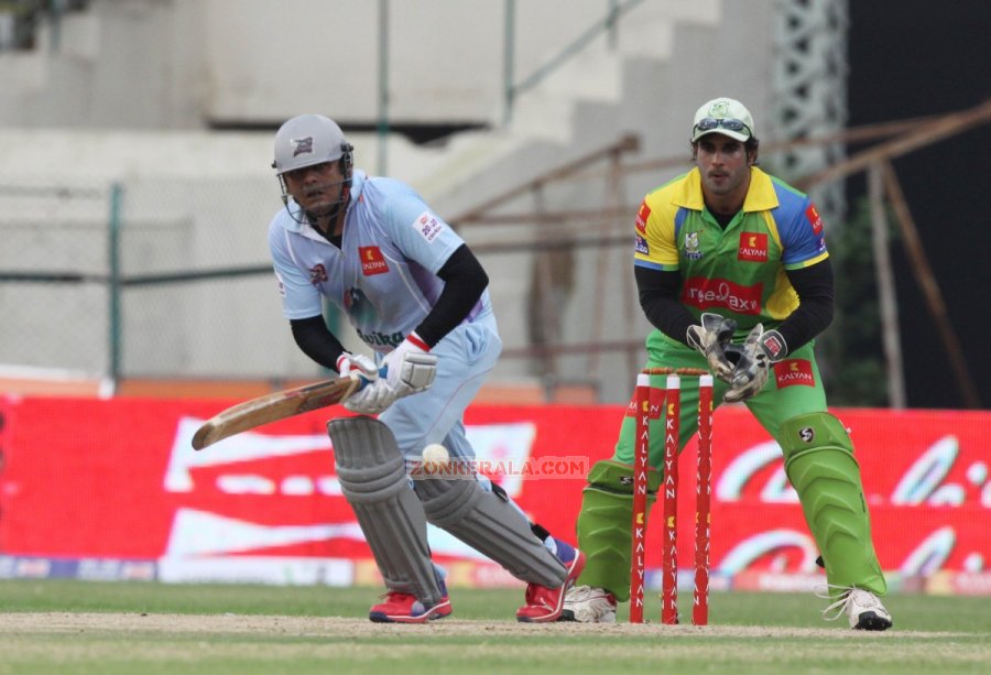 Ccl 3 Kerala Strikers Vs Bhojpuri Dabanggs Stills 9407