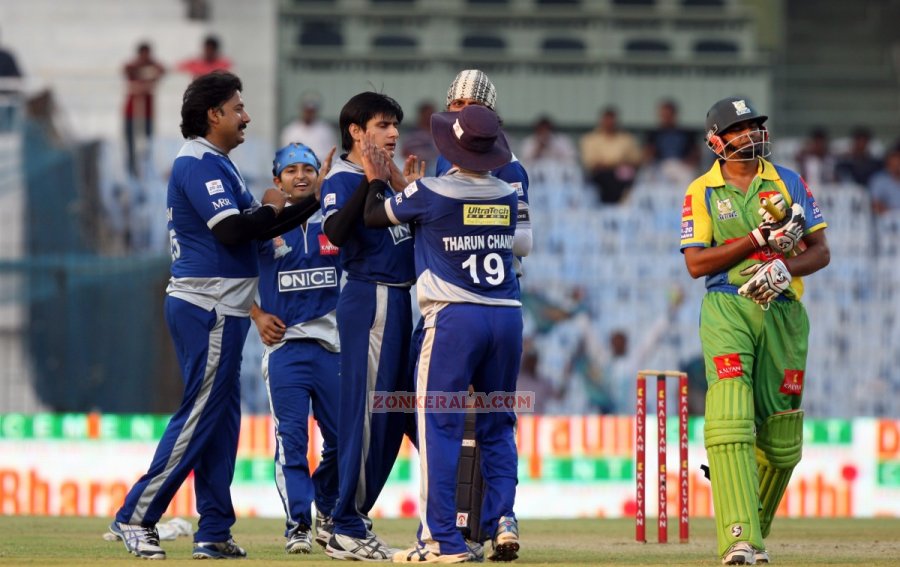 Ccl 3 Kerala Strikers Vs Karnataka Bulldozers Photos 7170