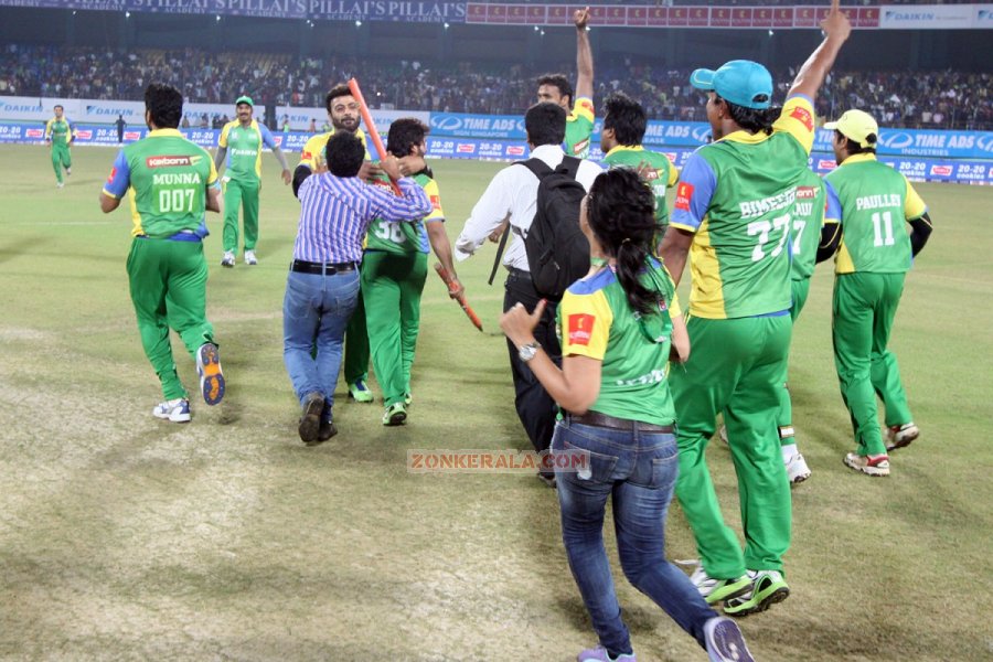 Ccl 4 Kerala Strikers Vs Chennai Rhinos Match Stills 102