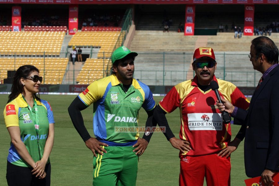 Ccl 4 Kerala Strikers Vs Telugu Warriors Match Photos 1077