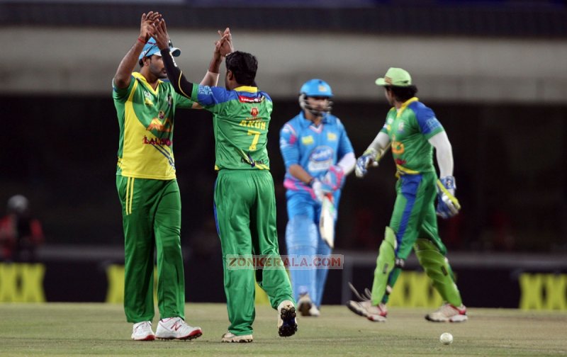 Function Ccl 5 Kerala Strikers Vs Mumbai Heroes Match Latest Photo 3048