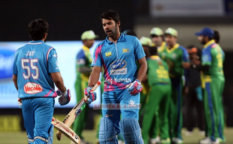 Latest Galleries Ccl 5 Kerala Strikers Vs Mumbai Heroes Match Malayalam Event 3481