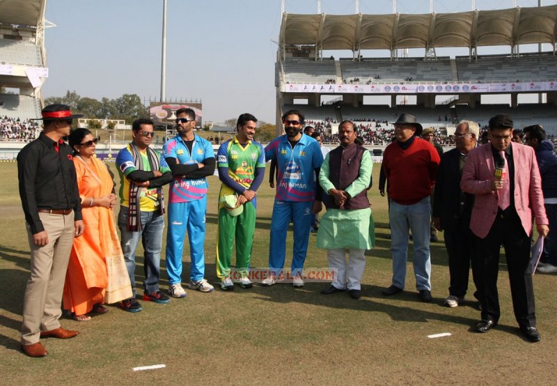 Malayalam Function Ccl 5 Kerala Strikers Vs Mumbai Heroes Match Jan 2015 Image 2124