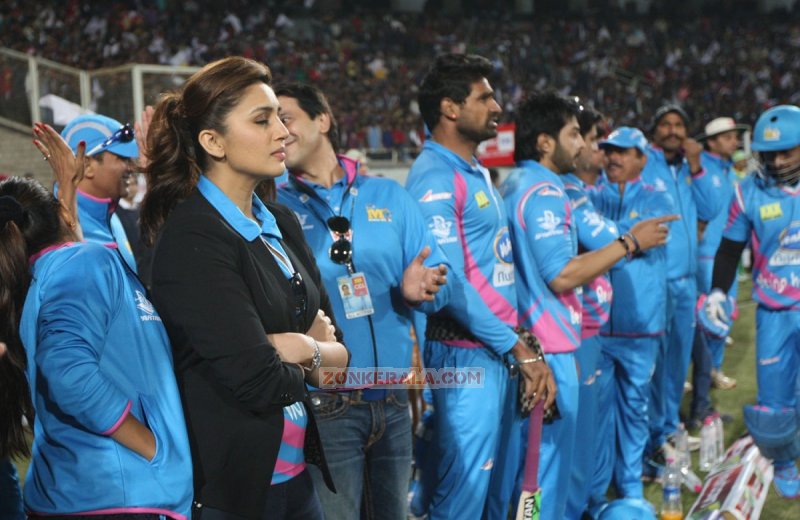 Malayalam Function Ccl 5 Kerala Strikers Vs Mumbai Heroes Match Recent Pic 6997