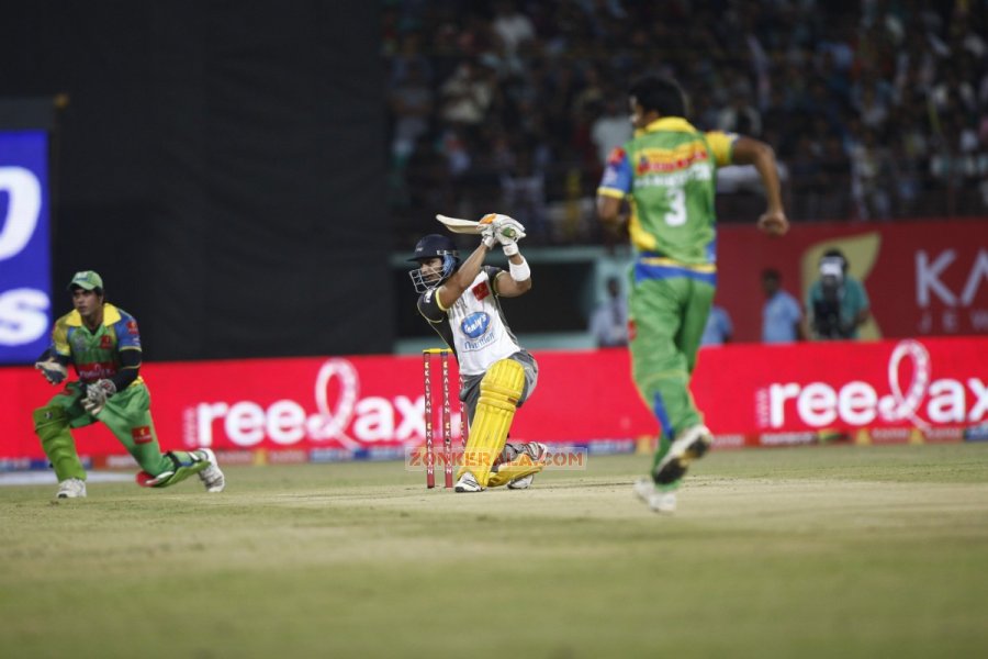 Ccl Kerala Strikers Vs Mumbai Heroes Stills 5081