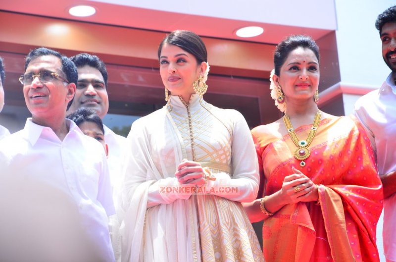 Latest Stills Kalyan Jewellers Chennai Showroom Launch Malayalam Function 1635