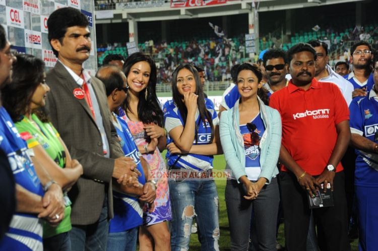 Karnataka Bulldozers Vs Kerala Strikers 467