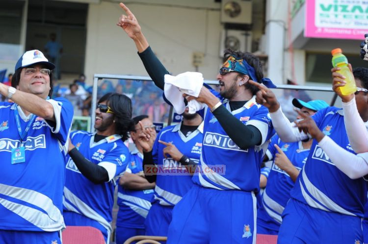 Karnataka Bulldozers Vs Kerala Strikers 9650