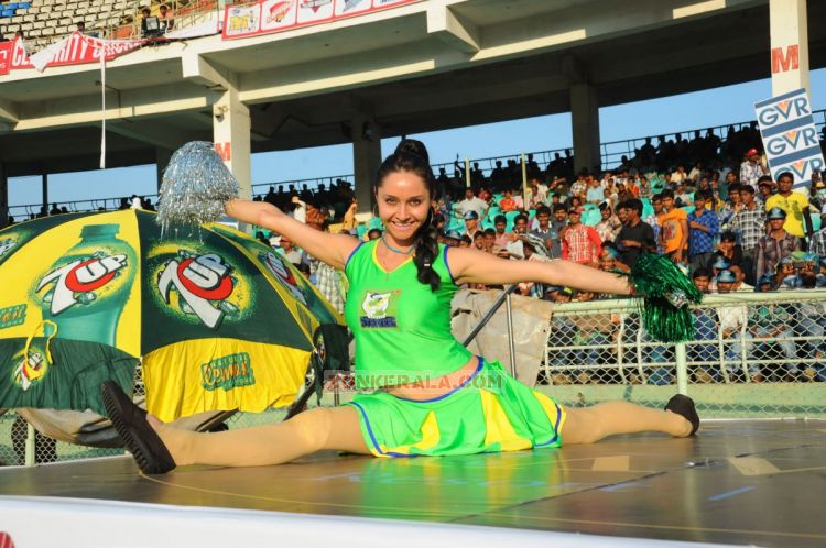 Karnataka Bulldozers Vs Kerala Strikers Photos 2328