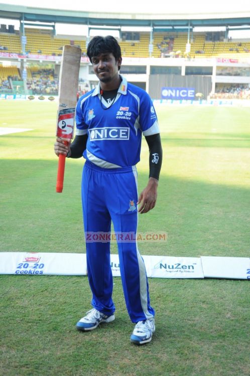 Karnataka Bulldozers Vs Kerala Strikers Stills 693