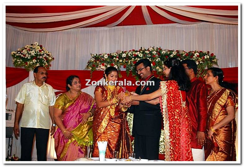 Actress Karthika And Merin With Family Photos 2