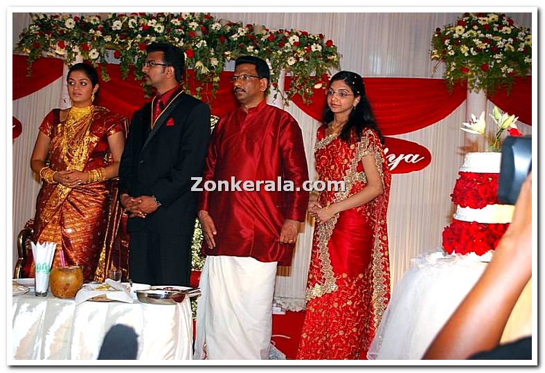 Actress Karthika And Merin With Family Photos 3