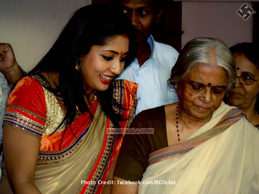 Navya Nair Book Launch Photos 553