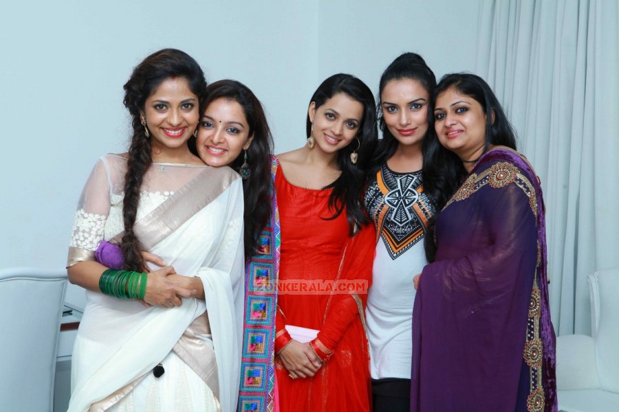 Poornima Manju Warrier Bhavana Swetha Menon Geethu 593