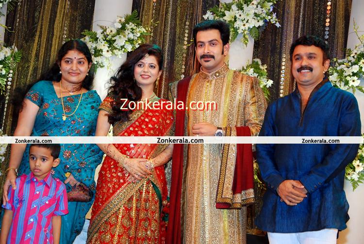 Sudheesh And Family With Prithviraj