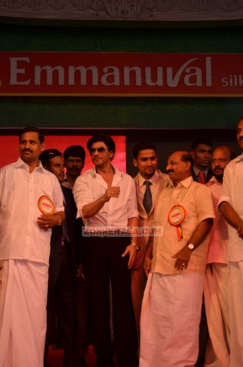Shahrukh Khan At Emmanuval Slik Kochi Opening Photos 8307