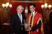 Sharukh Khan Receiving Global Diversity Award