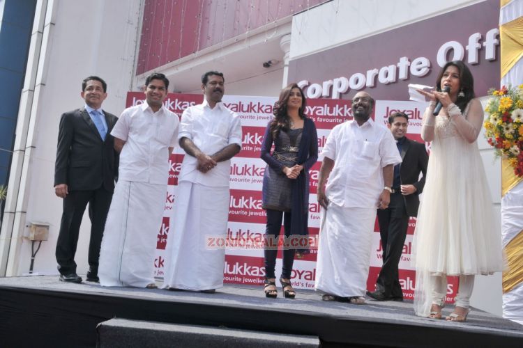 Shreya Ghoshal Inaugurates Joy Alukkas Showroom Stills 1891