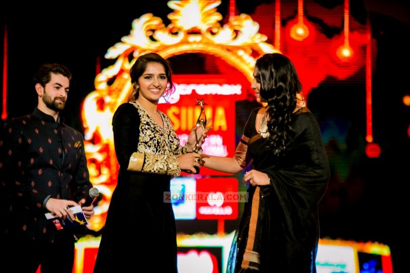 Sanusha Receiving Siima Awards 2014 907