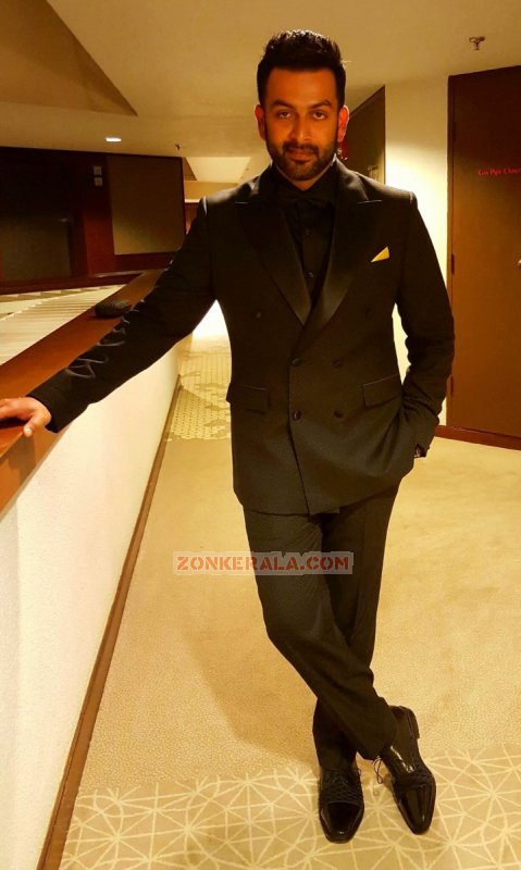 Pic Prithviraj At Siima Awards 2016 690