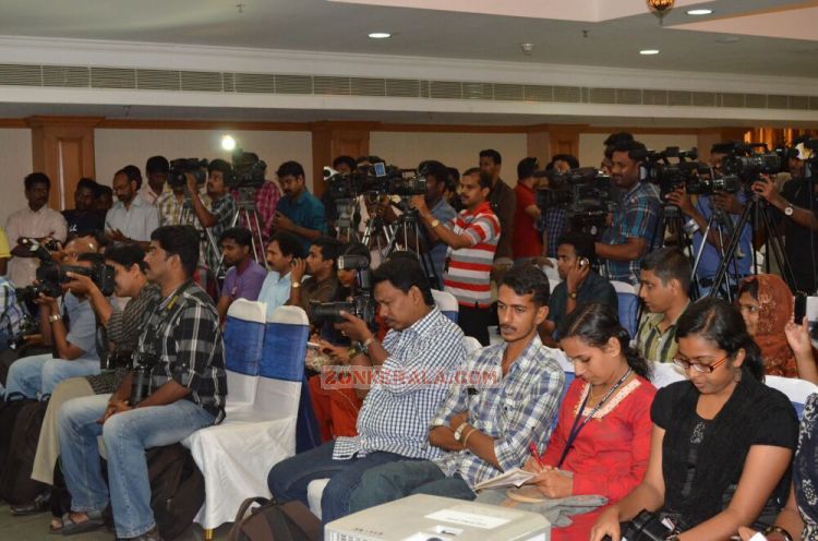 Vijay Press Meet In Kerala Still 143
